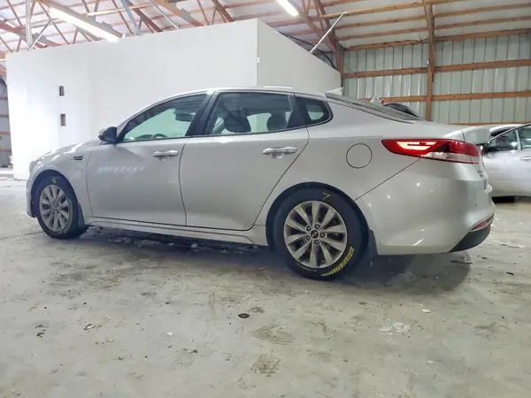 5XXGT4L3XJG257959 2018 KIA OPTIMA - Image 2