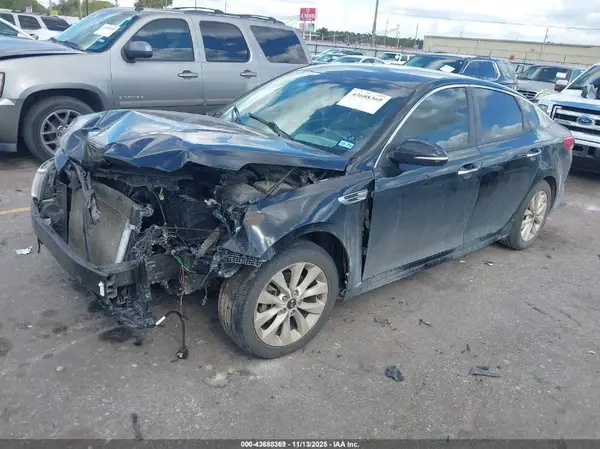 5XXGT4L3XJG258237 2018 KIA OPTIMA - Image 2