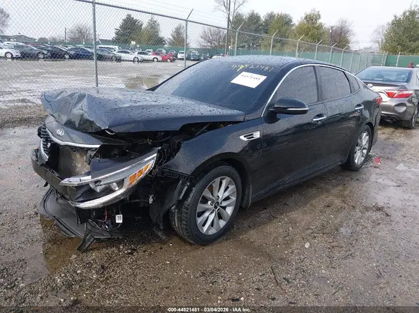 5XXGT4L3XJG258500 2018 KIA OPTIMA - Image 2