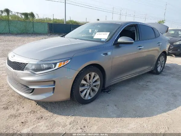 5XXGT4L3XJG259226 2018 KIA OPTIMA - Image 2