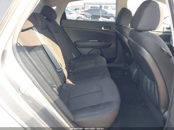 5XXGT4L3XJG259226 2018 KIA OPTIMA - Image 8