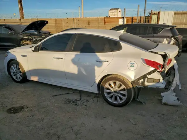 5XXGT4L3XJG259548 2018 KIA OPTIMA - Image 2