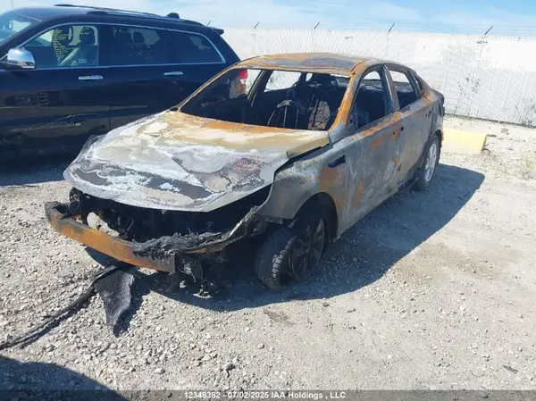 5XXGT4L3XJG259890 2018 KIA OPTIMA - Image 2