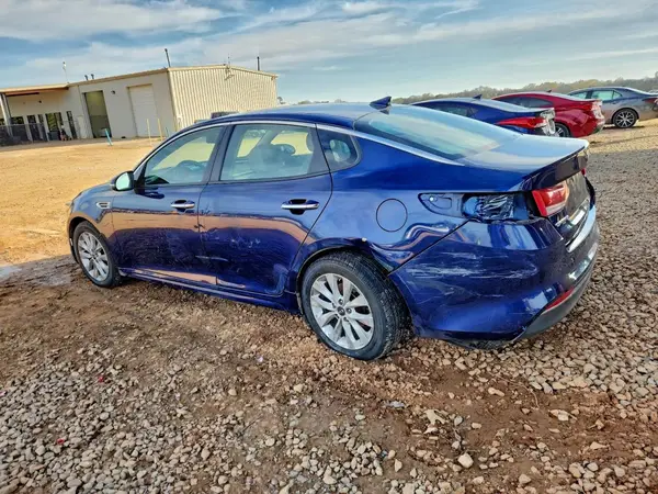5XXGT4L3XJG260456 2018 KIA OPTIMA - Image 2
