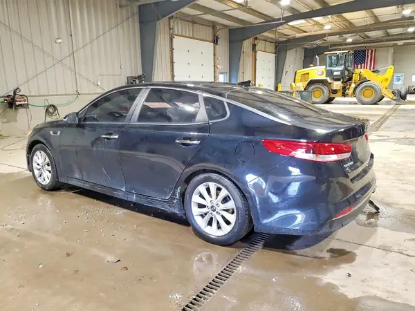 5XXGT4L3XJG262563 2018 KIA OPTIMA - Image 2
