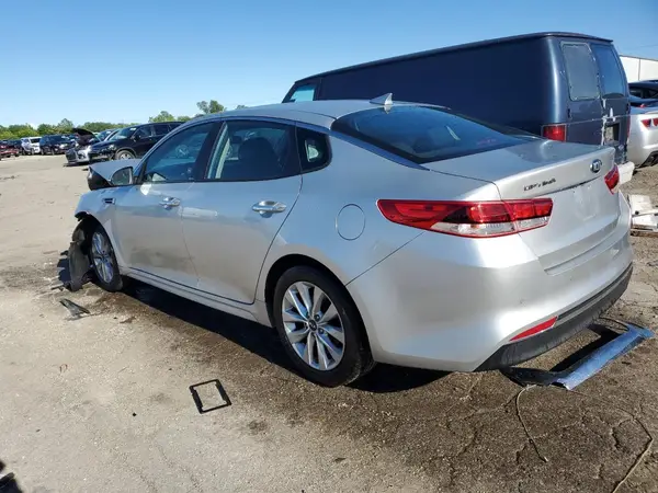 5XXGT4L3XJG265608 2018 KIA OPTIMA - Image 2