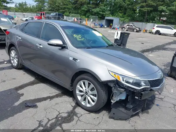 5XXGT4L3XJG266158 2018 KIA OPTIMA - Image 1