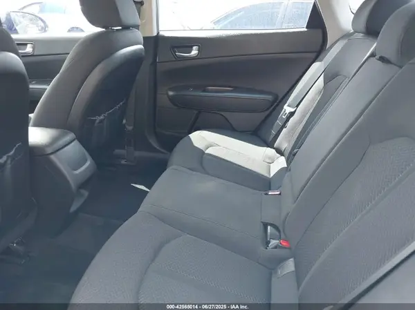 5XXGT4L3XJG266158 2018 KIA OPTIMA - Image 8