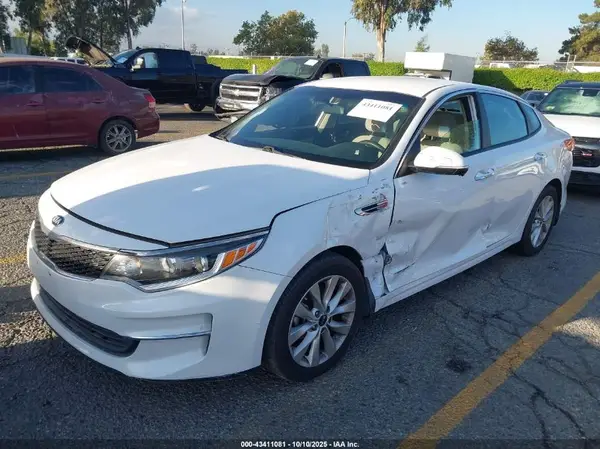 5XXGT4L3XJG266757 2018 KIA OPTIMA - Image 2
