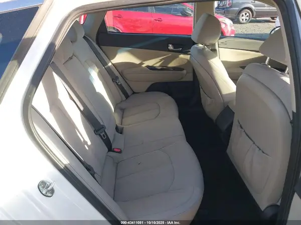 5XXGT4L3XJG266757 2018 KIA OPTIMA - Image 8