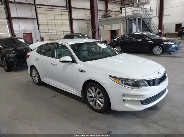 5XXGT4L3XJG267567 2018 KIA OPTIMA - Image 1