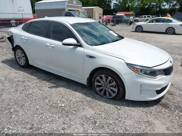 5XXGT4L3XJG267956 2018 KIA OPTIMA - Image 1