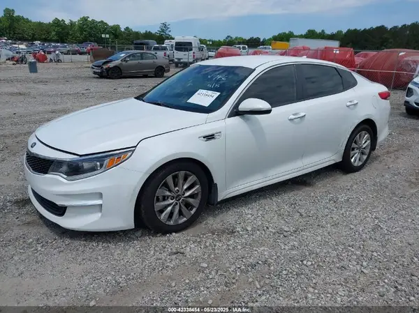 5XXGT4L3XJG267956 2018 KIA OPTIMA - Image 2