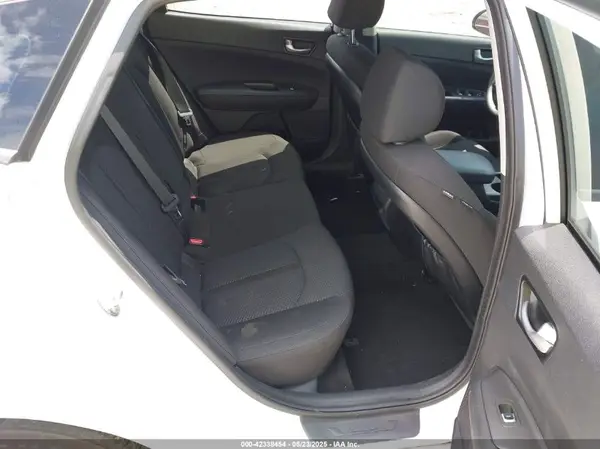 5XXGT4L3XJG267956 2018 KIA OPTIMA - Image 8
