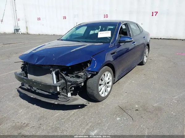5XXGT4L3XJG268489 2018 KIA OPTIMA - Image 2