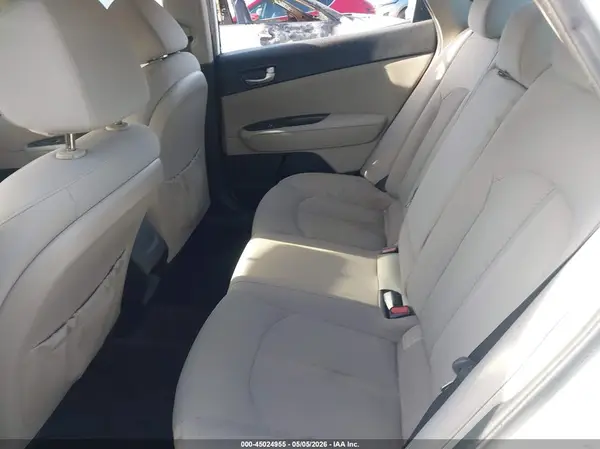 5XXGT4L3XJG269271 2018 KIA OPTIMA - Image 8