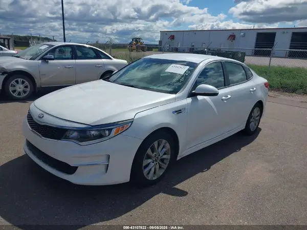5XXGT4L3XJG269299 2018 KIA OPTIMA - Image 2