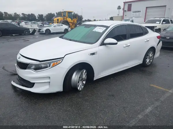 5XXGT4L3XJG269710 2018 KIA OPTIMA - Image 2