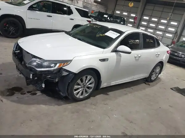 5XXGT4L3XJG273370 2018 KIA OPTIMA - Image 2