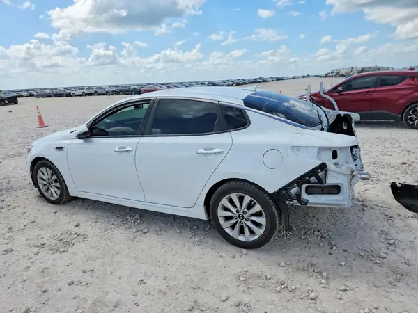 5XXGT4L3XJG274518 2018 KIA OPTIMA - Image 2