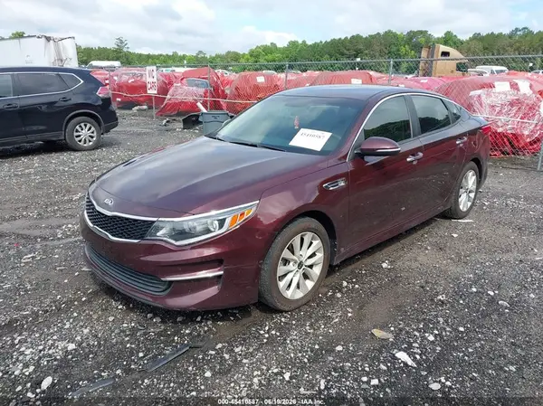 5XXGT4L3XJG274552 2018 KIA OPTIMA - Image 2