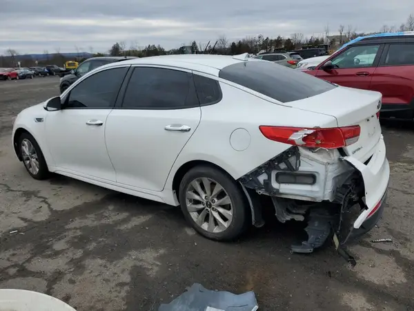 5XXGT4L3XJG274681 2018 KIA OPTIMA - Image 2