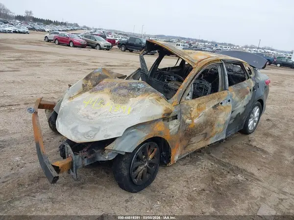 5XXGT4L3XJG274762 2018 KIA OPTIMA - Image 2