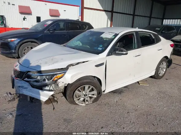 5XXGT4L3XKG277968 2019 KIA OPTIMA - Image 2