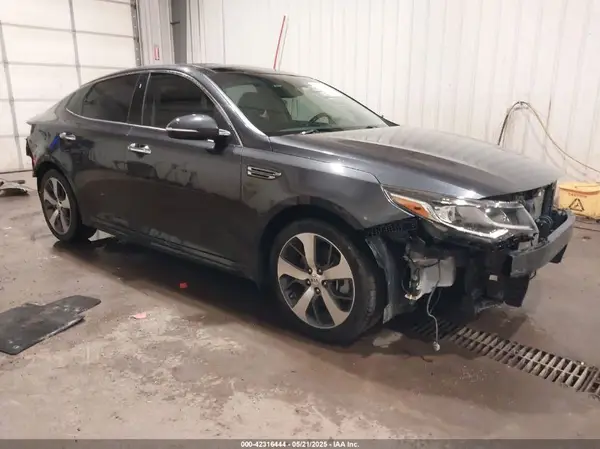 5XXGT4L3XKG282555 2019 KIA OPTIMA - Image 1