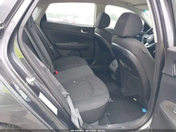 5XXGT4L3XKG282586 2019 KIA OPTIMA - Image 8