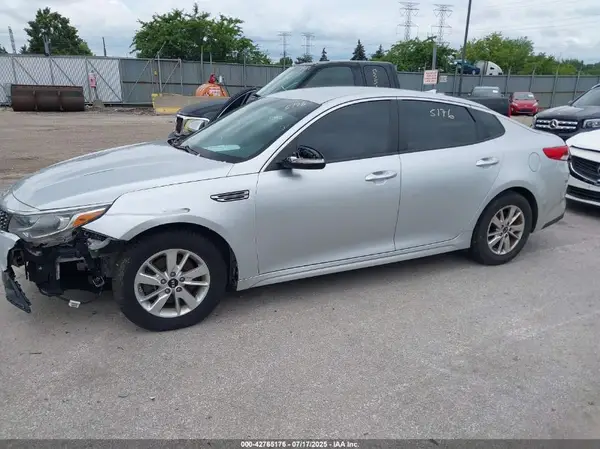 5XXGT4L3XKG282877 2019 KIA OPTIMA - Image 2