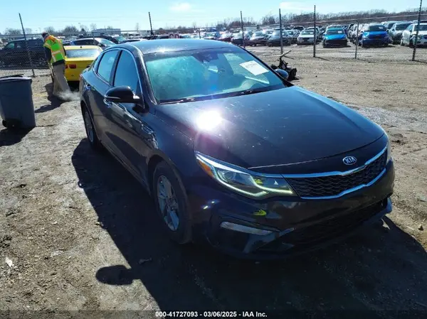 5XXGT4L3XKG284838 2019 KIA OPTIMA - Image 1