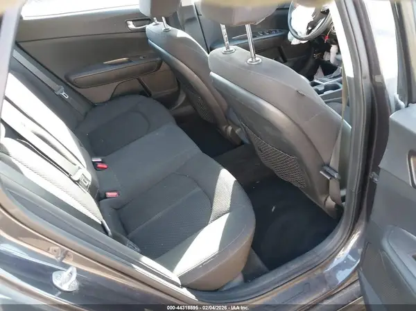5XXGT4L3XKG285536 2019 KIA OPTIMA - Image 8