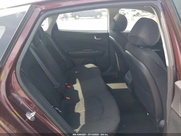 5XXGT4L3XKG300245 2019 KIA OPTIMA - Image 8