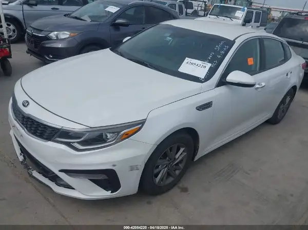 5XXGT4L3XKG301766 2019 KIA OPTIMA - Image 2