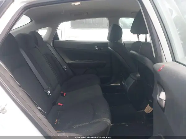 5XXGT4L3XKG301766 2019 KIA OPTIMA - Image 8