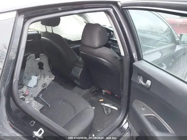5XXGT4L3XKG305011 2019 KIA OPTIMA - Image 8