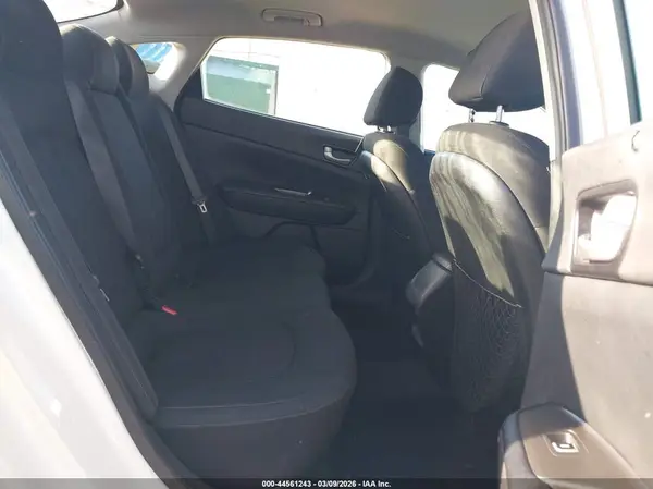 5XXGT4L3XKG322780 2019 KIA OPTIMA - Image 8