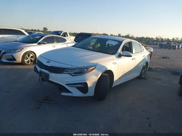 5XXGT4L3XKG330040 2019 KIA OPTIMA - Image 2