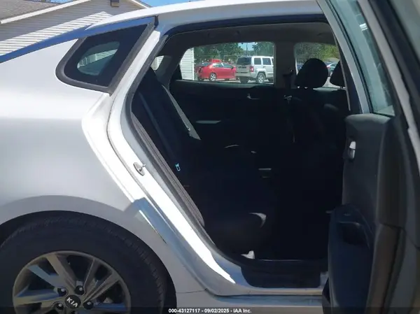 5XXGT4L3XKG332581 2019 KIA OPTIMA - Image 8