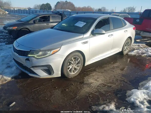 5XXGT4L3XKG332810 2019 KIA OPTIMA - Image 2