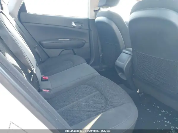 5XXGT4L3XKG335044 2019 KIA OPTIMA - Image 8
