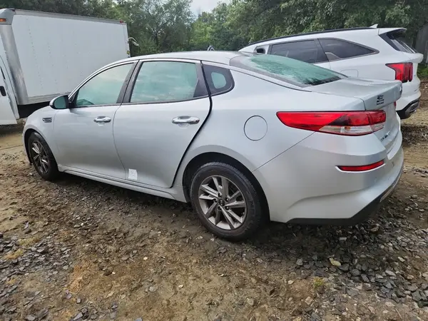 5XXGT4L3XKG336579 2019 KIA OPTIMA - Image 2