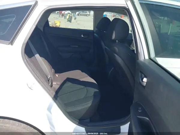 5XXGT4L3XKG360400 2019 KIA OPTIMA - Image 8