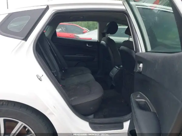 5XXGT4L3XKG370215 2019 KIA OPTIMA - Image 8