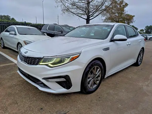 5XXGT4L3XLG393379 2020 KIA OPTIMA - Image 2