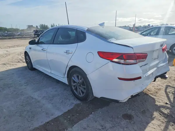 5XXGT4L3XLG398968 2020 KIA OPTIMA - Image 2