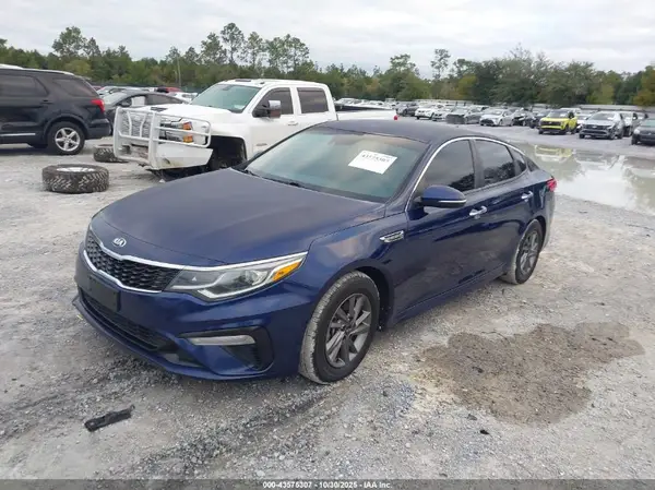 5XXGT4L3XLG401495 2020 KIA OPTIMA - Image 2