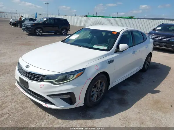5XXGT4L3XLG401903 2020 KIA OPTIMA - Image 2