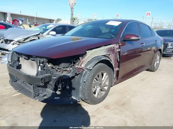 5XXGT4L3XLG402825 2020 KIA OPTIMA - Image 2